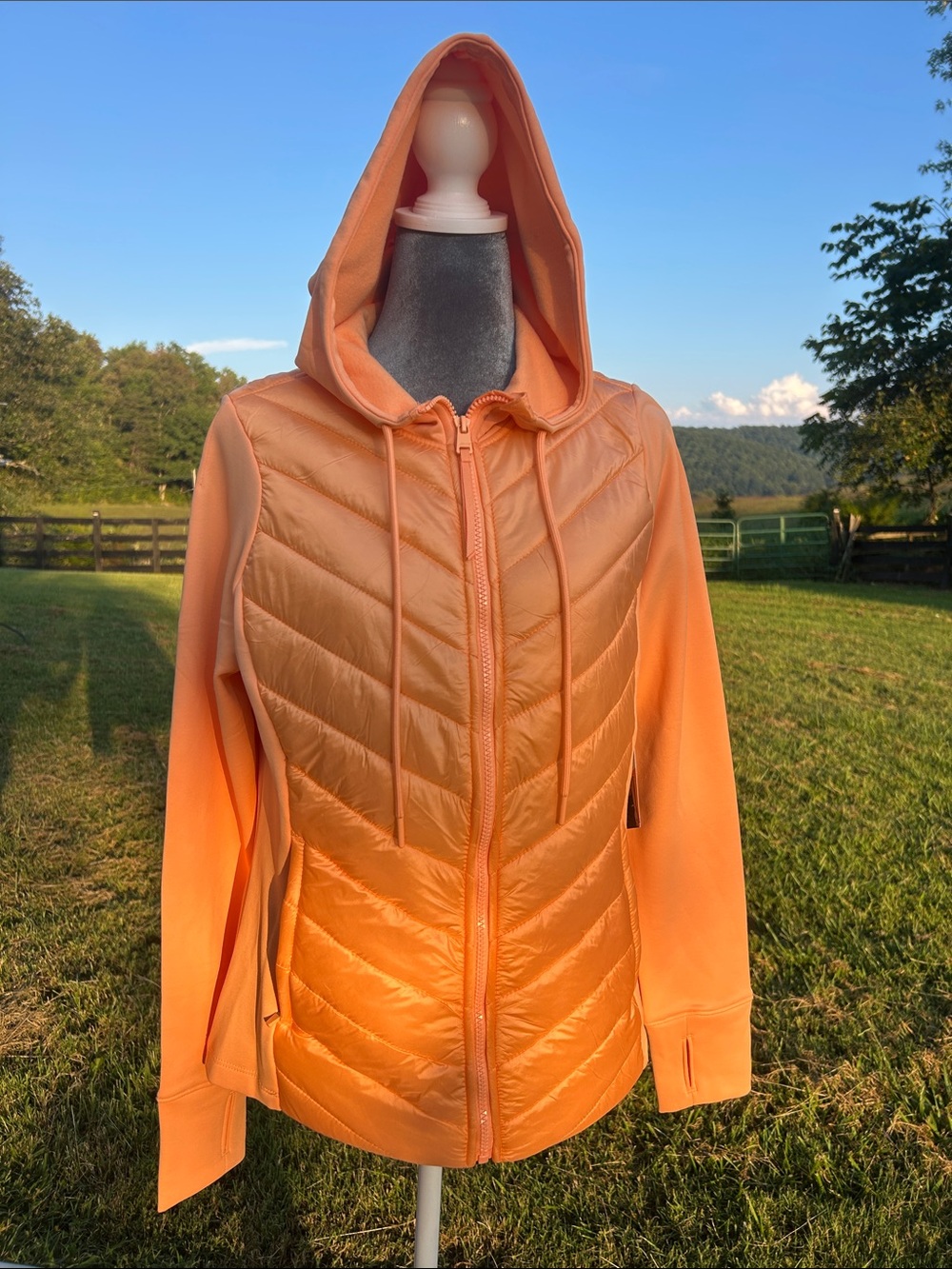 NWT Avia quilt jacket with hood